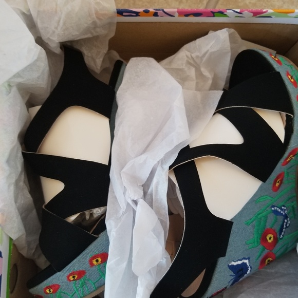 Sexy black cut out embroidered wedges denim - Picture 4 of 4